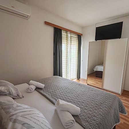 Apartments And Pansion M&R トゥラニ エクステリア 写真