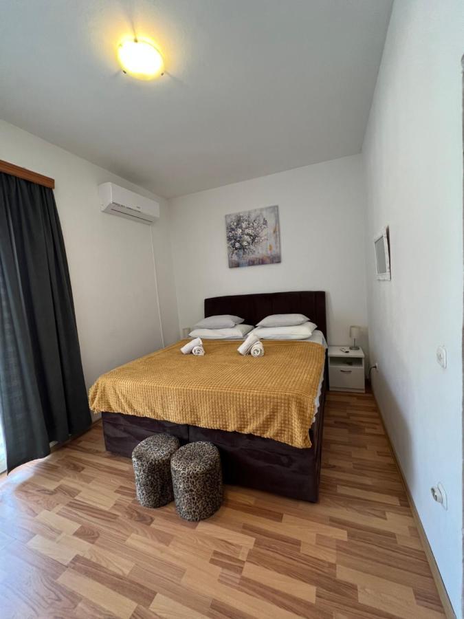 Apartments And Pansion M&R トゥラニ エクステリア 写真