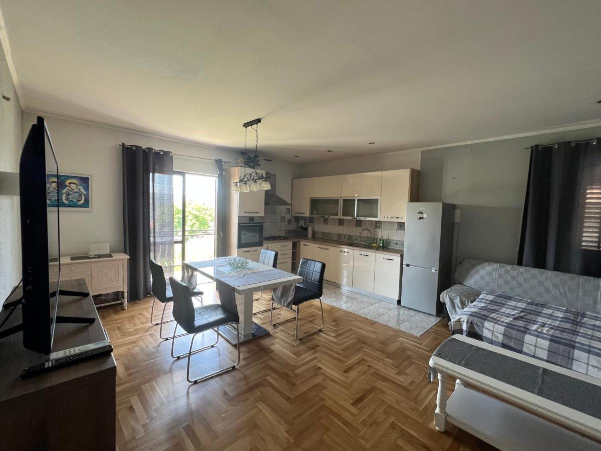 Apartments And Pansion M&R トゥラニ エクステリア 写真