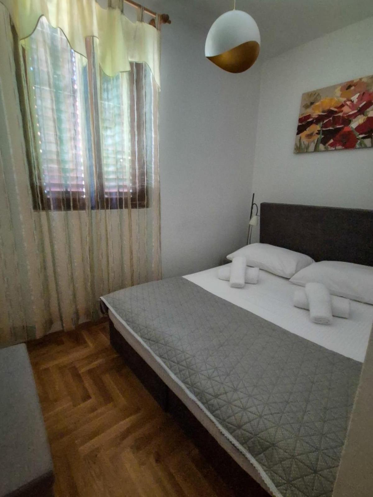 Apartments And Pansion M&R トゥラニ エクステリア 写真