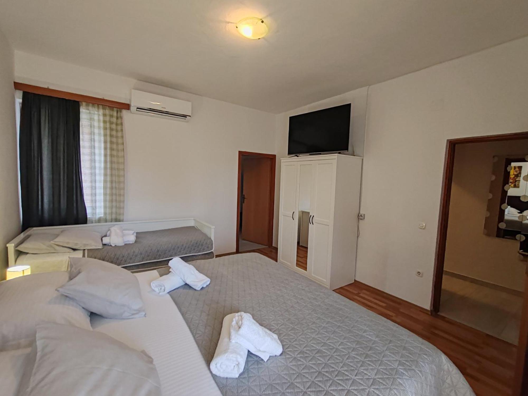 Apartments And Pansion M&R トゥラニ エクステリア 写真
