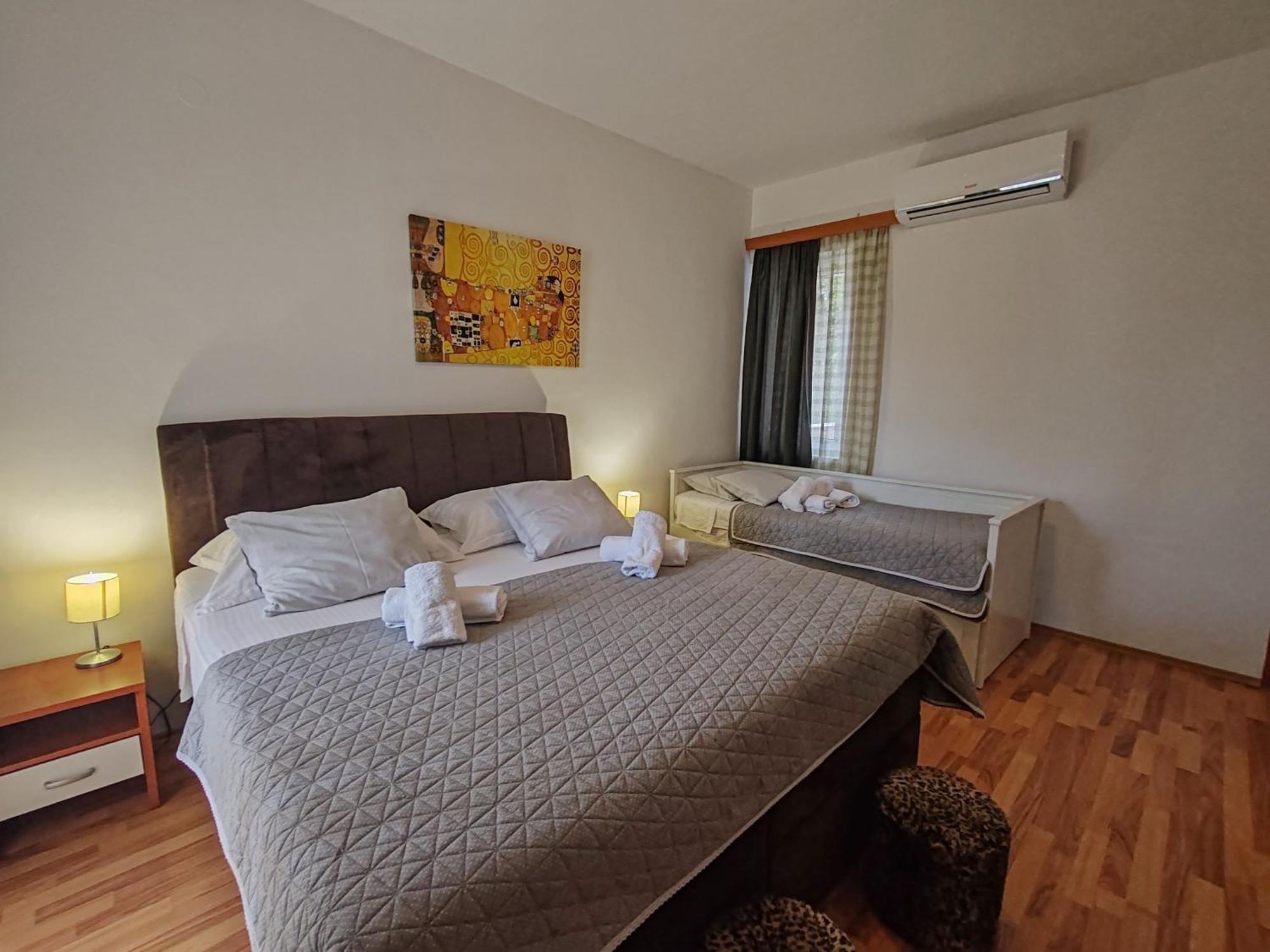Apartments And Pansion M&R トゥラニ エクステリア 写真